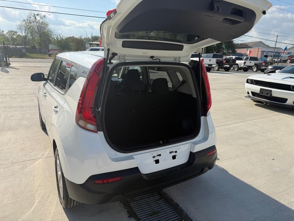 Kia Soul LX CVT 2022