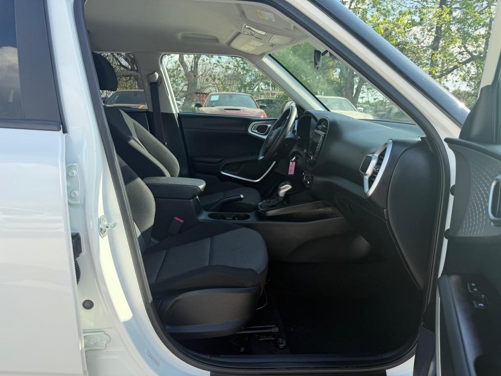 Kia Soul LX CVT 2022