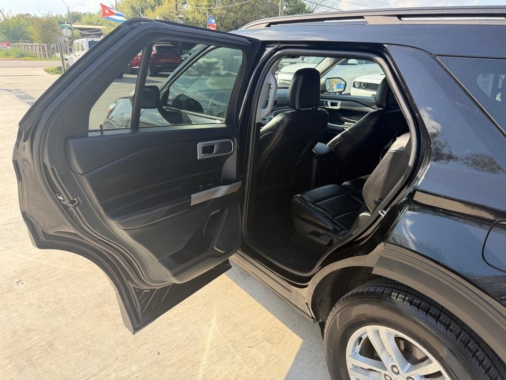 Ford Explorer XLT 2023