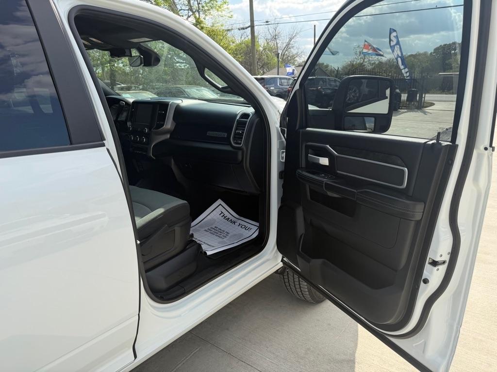 RAM 2500 Tradesman Crew Cab SWB 4WD 2024