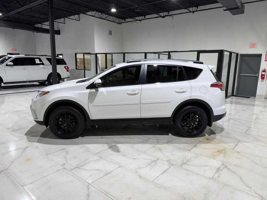 Toyota RAV4 XLE FWD 2017
