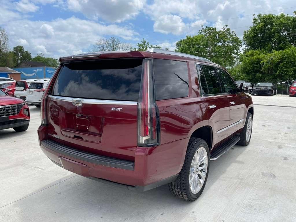 Cadillac Escalade Luxury 2WD 2017