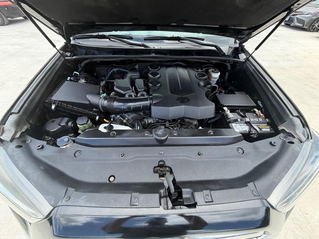 Toyota 4Runner Limited 2WD V6 2016