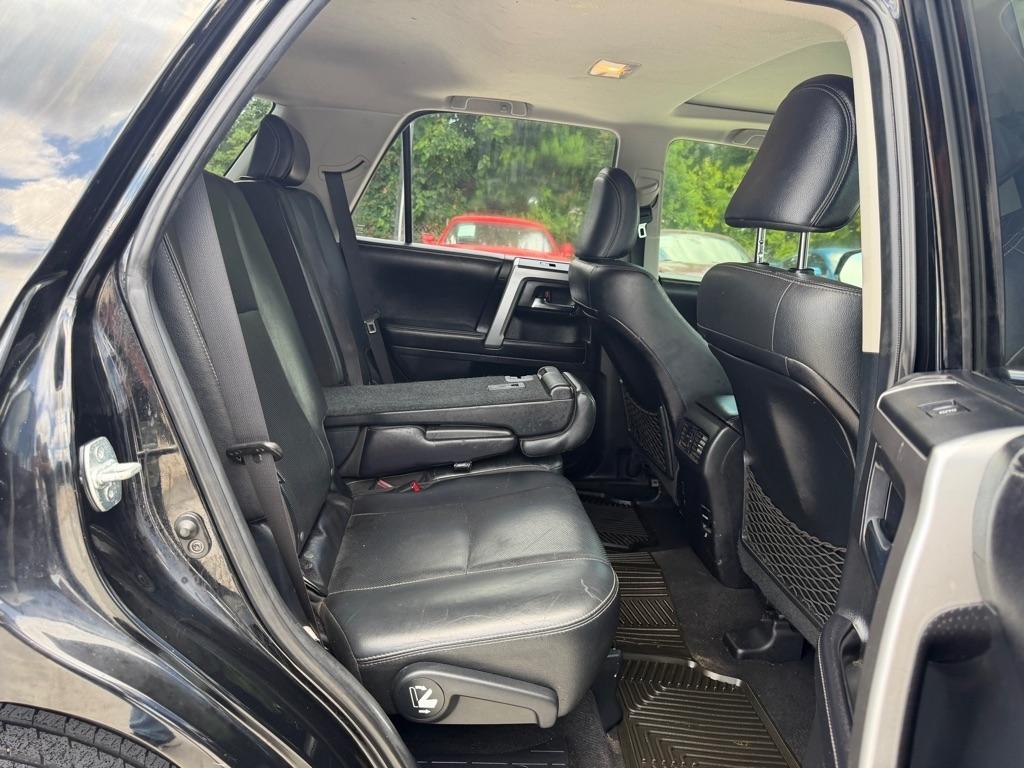 Toyota 4Runner Limited 2WD V6 2016