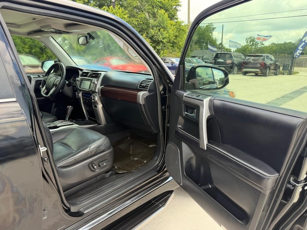Toyota 4Runner Limited 2WD V6 2016