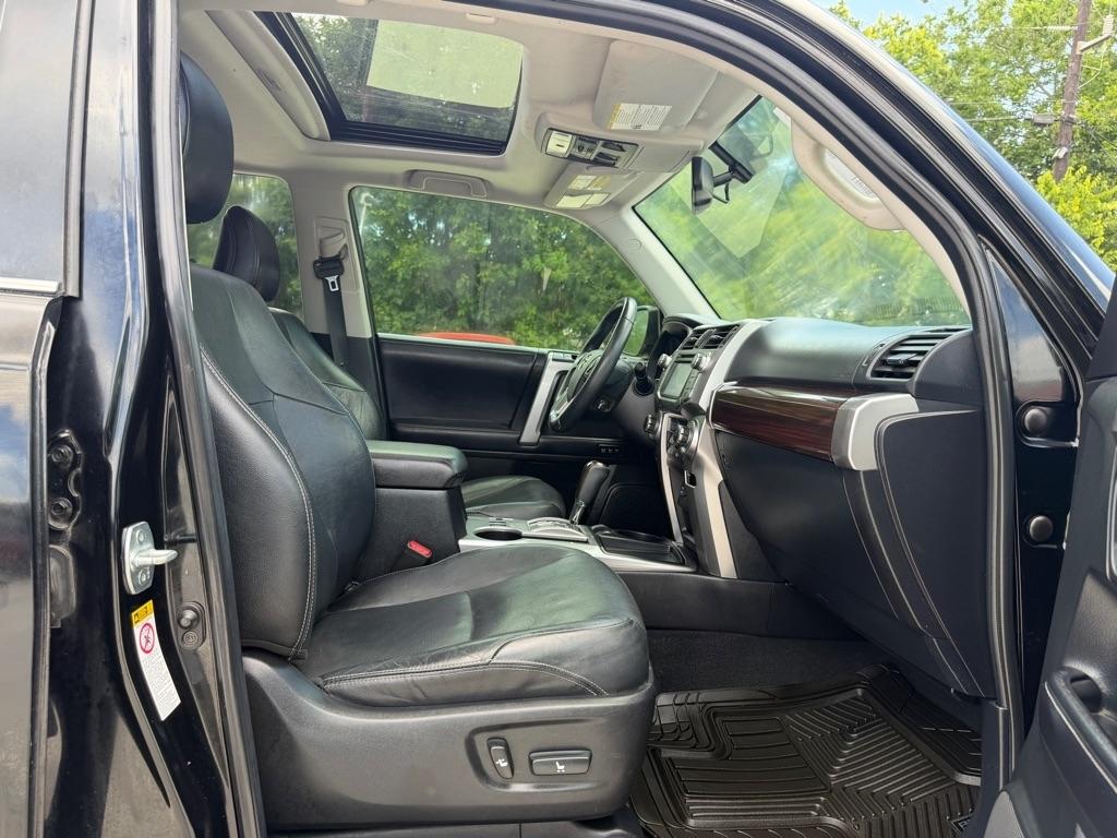 Toyota 4Runner Limited 2WD V6 2016