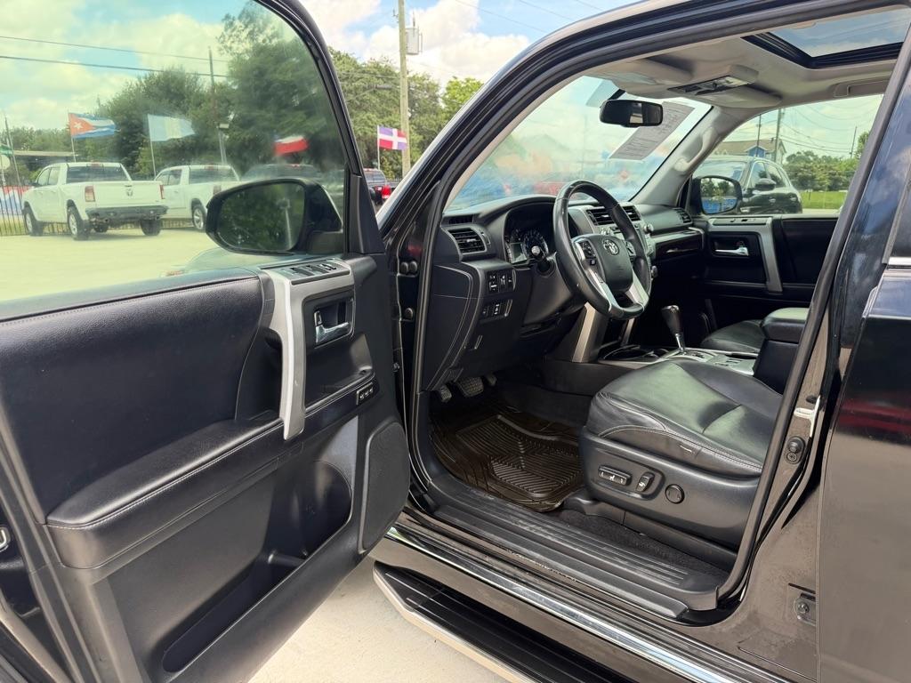 Toyota 4Runner Limited 2WD V6 2016