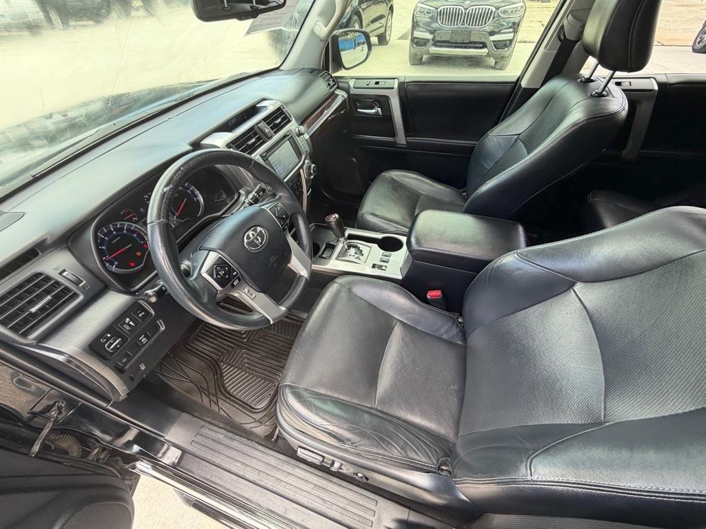 Toyota 4Runner Limited 2WD V6 2016