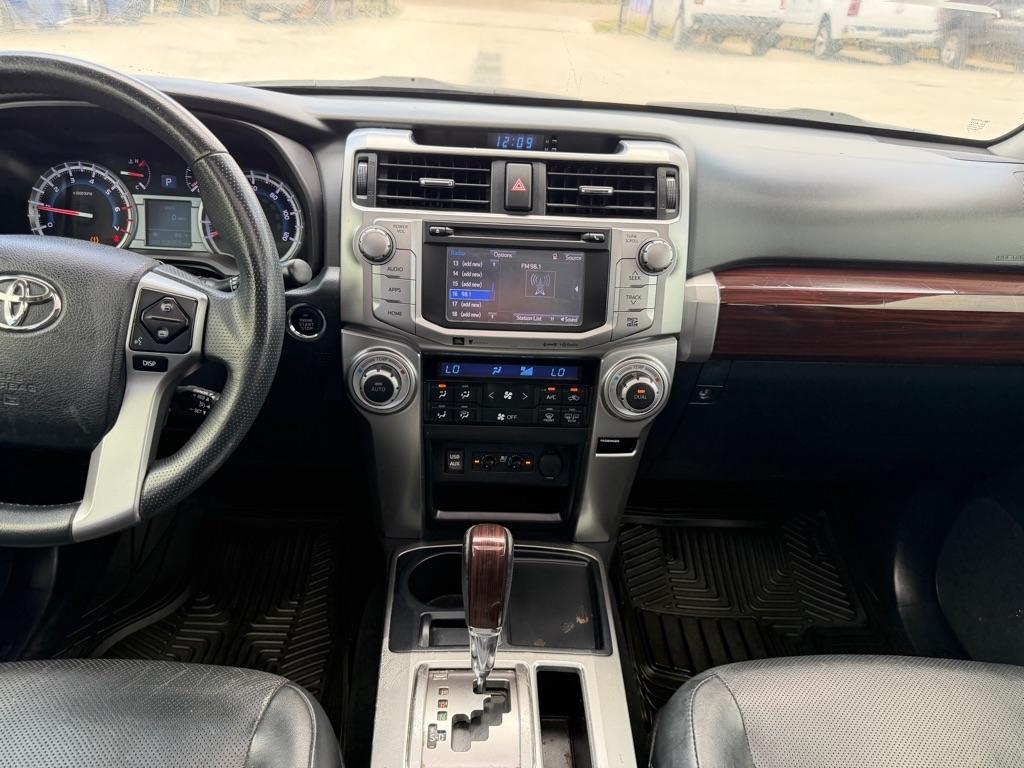 Toyota 4Runner Limited 2WD V6 2016