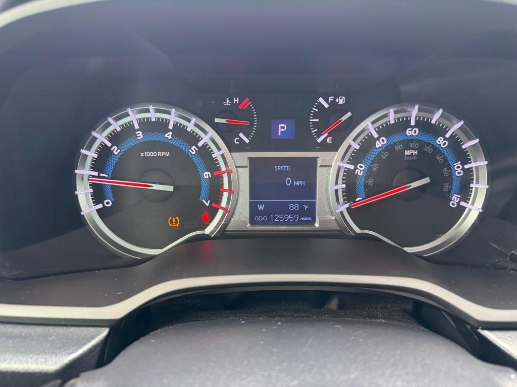 Toyota 4Runner Limited 2WD V6 2016