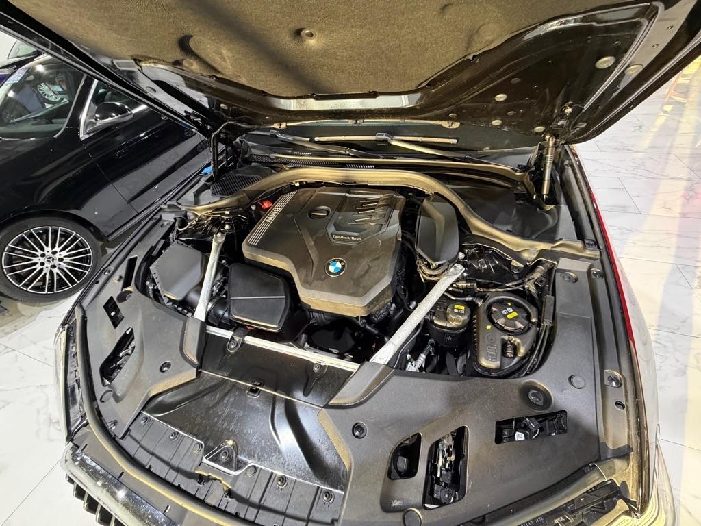 BMW 5-Series 530i 2023