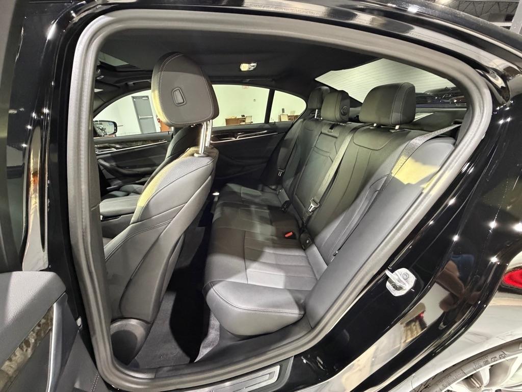 BMW 5-Series 530i 2023