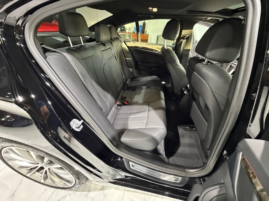 BMW 5-Series 530i 2023