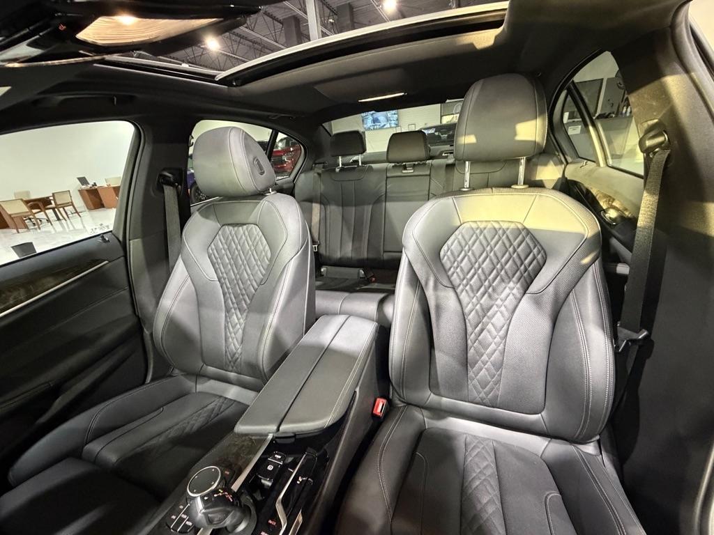 BMW 5-Series 530i 2023