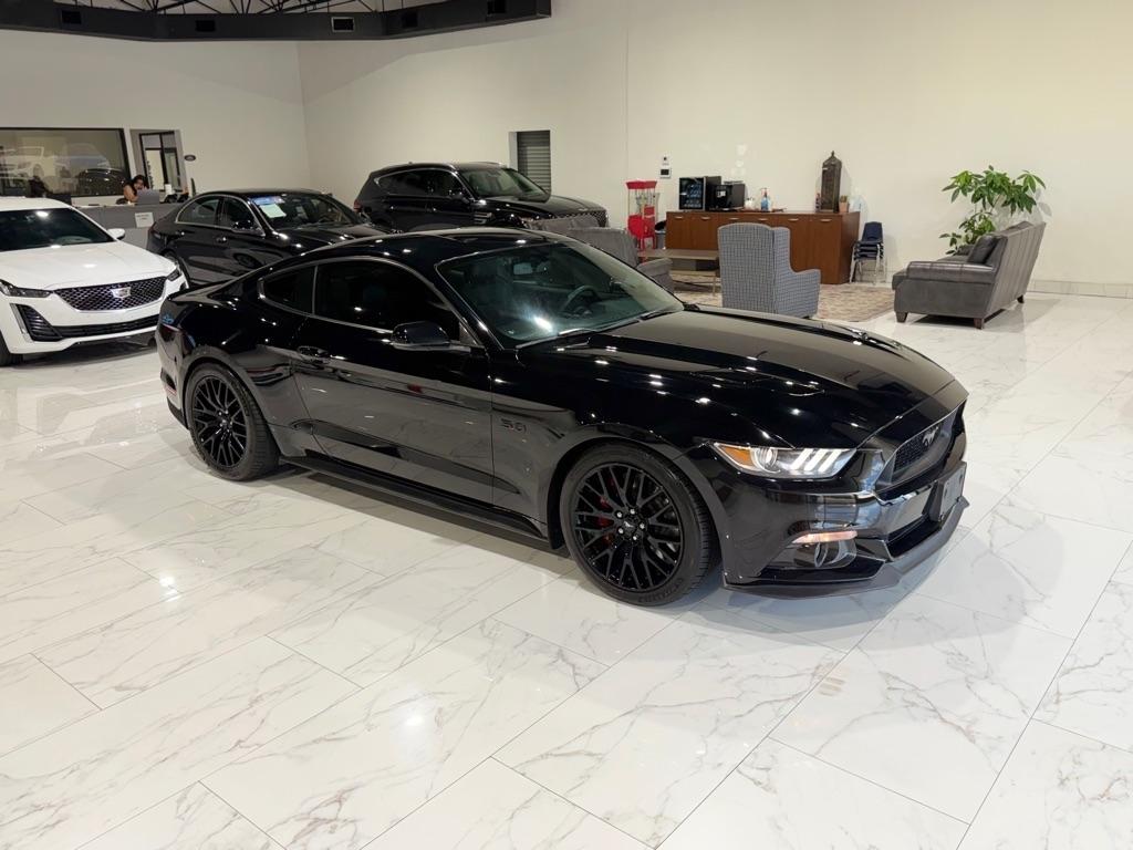 Ford Mustang GT Premium Coupe 2016