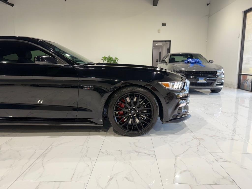 Ford Mustang GT Premium Coupe 2016