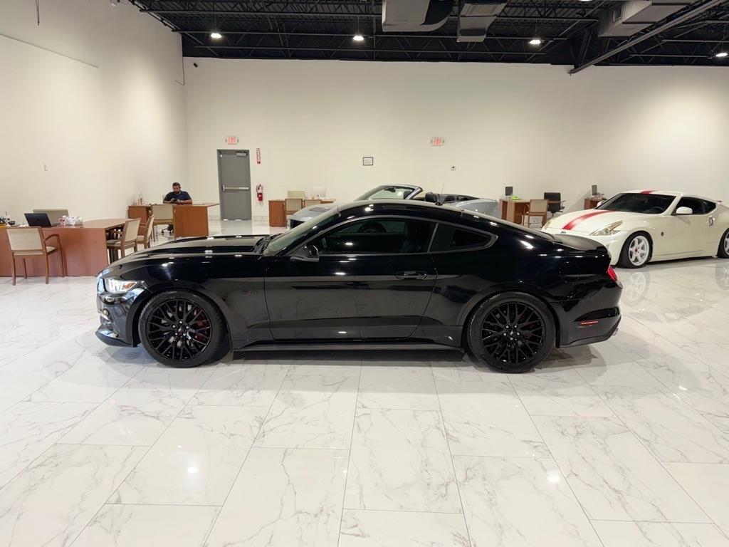 Ford Mustang GT Premium Coupe 2016