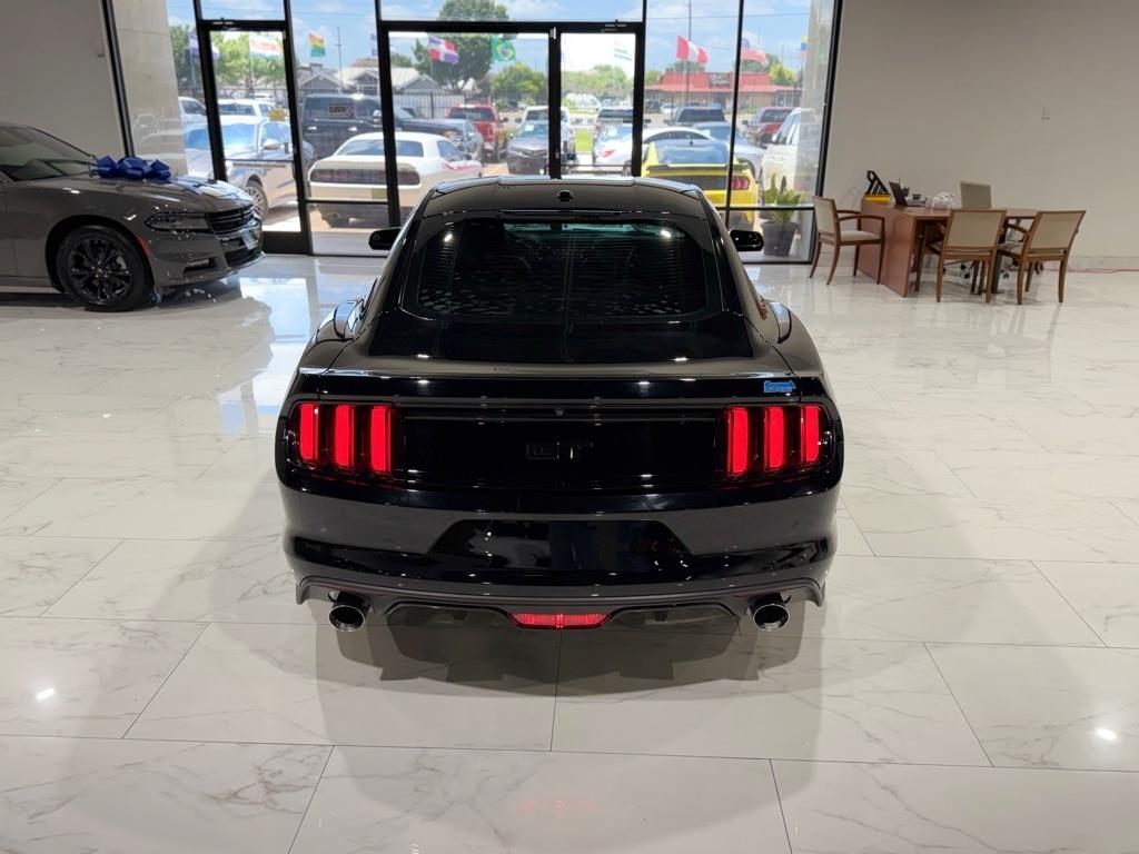 Ford Mustang GT Premium Coupe 2016