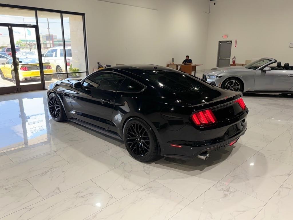 Ford Mustang GT Premium Coupe 2016