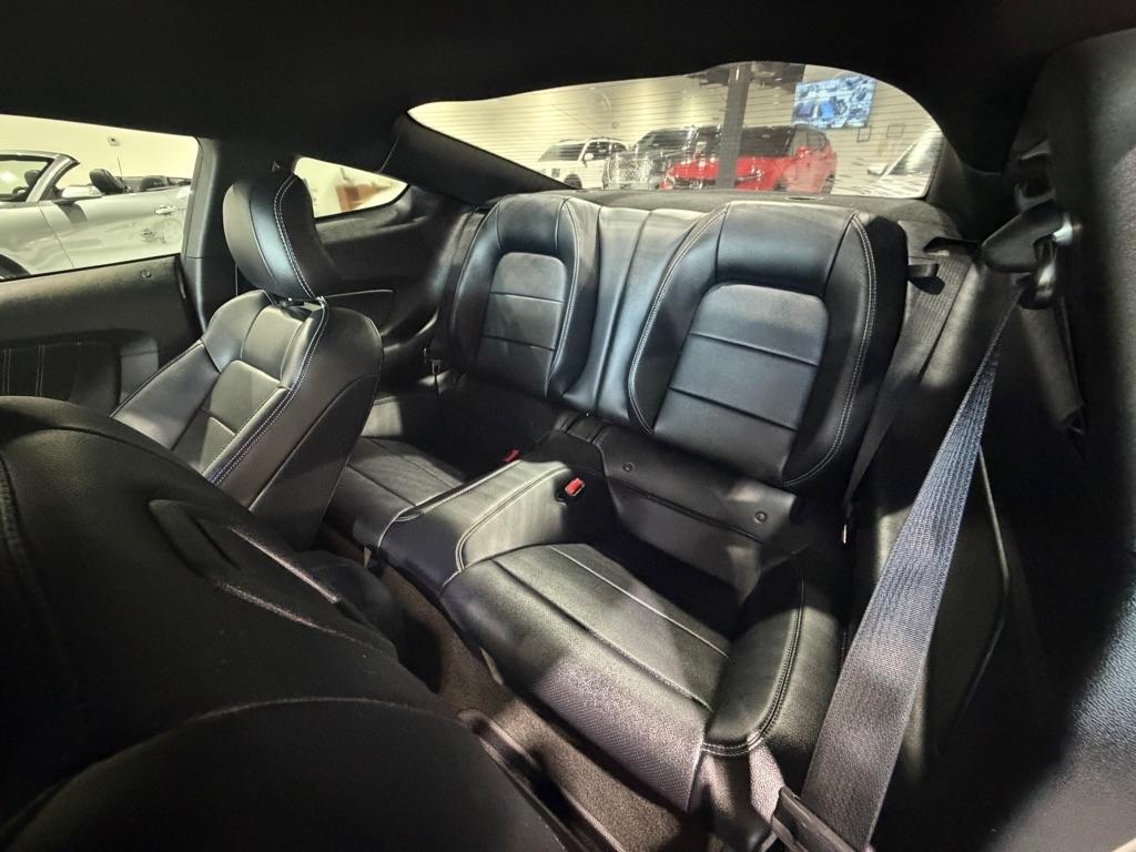 Ford Mustang GT Premium Coupe 2016