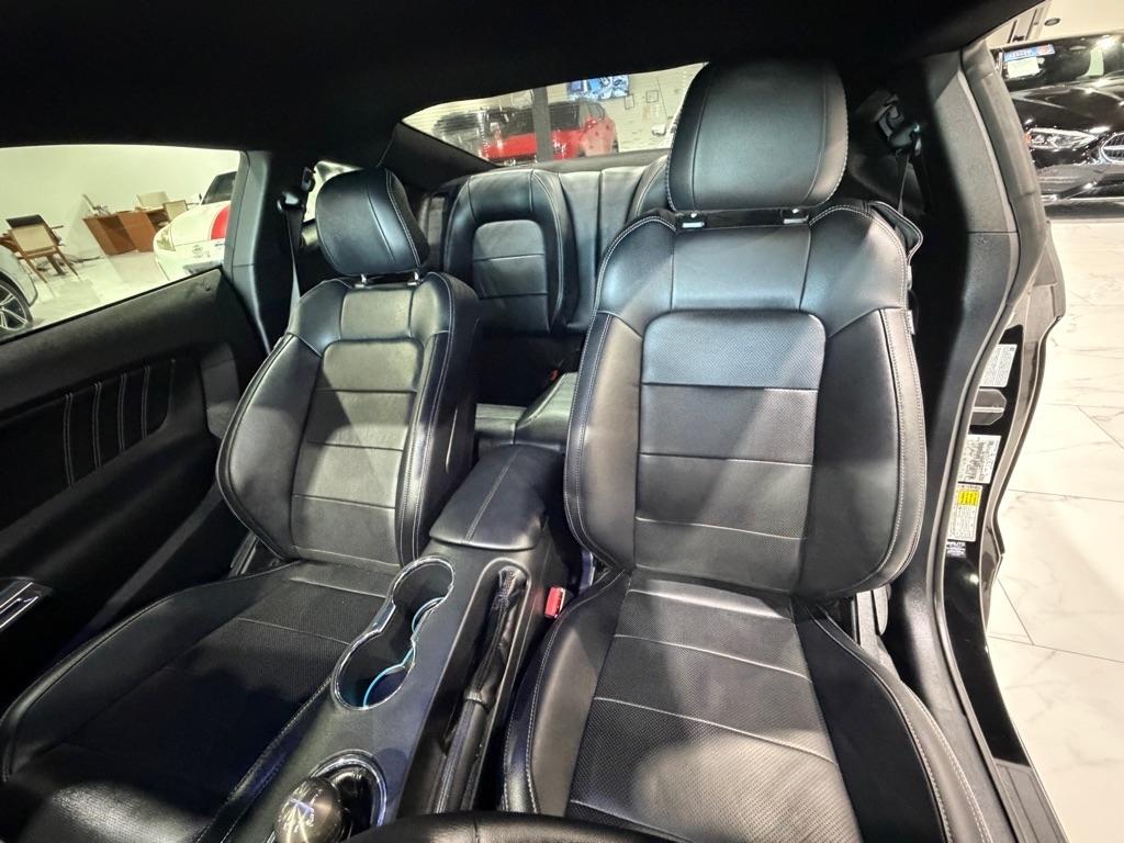 Ford Mustang GT Premium Coupe 2016