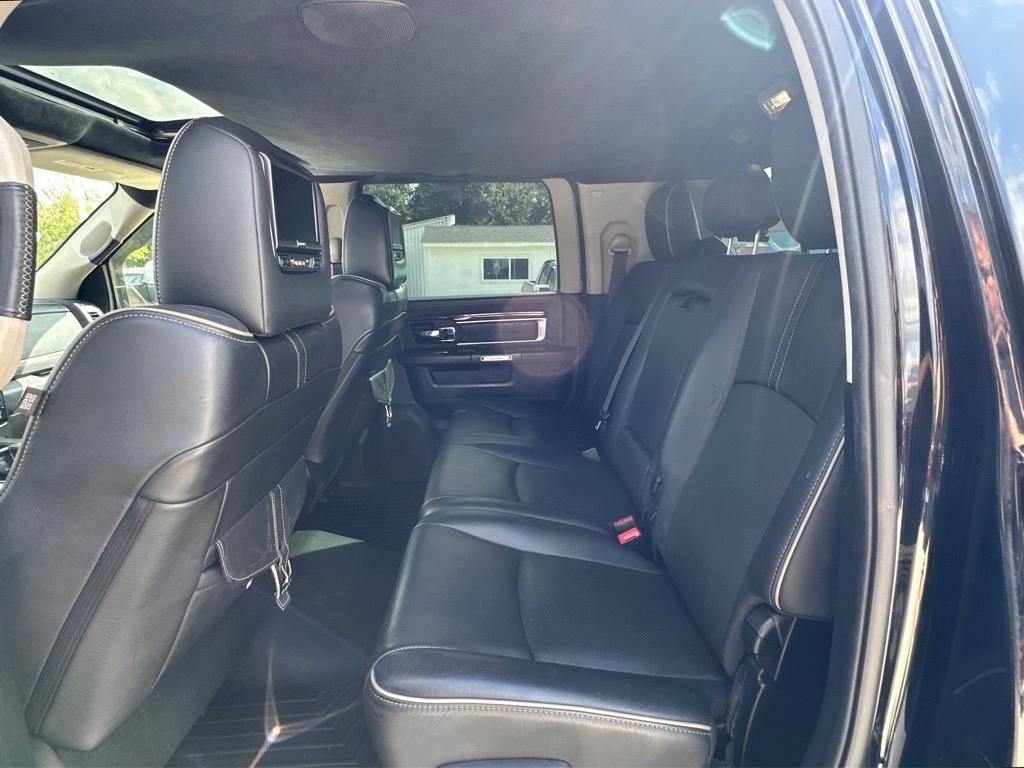 RAM 3500 Longhorn Mega Cab 4WD 2015