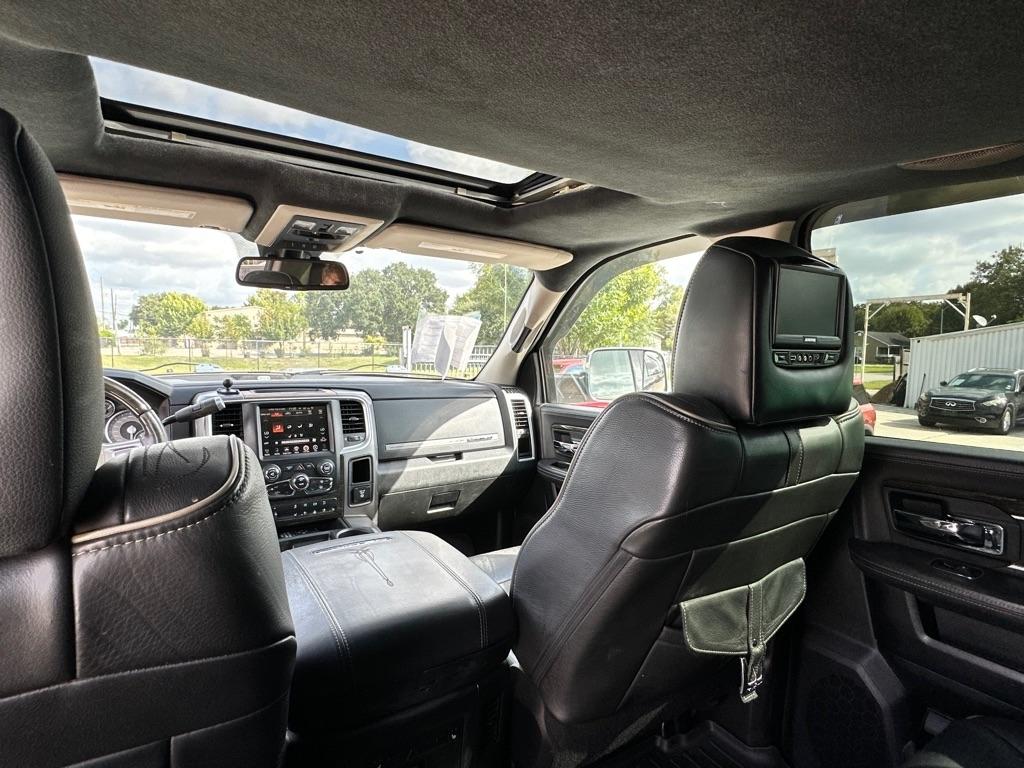 RAM 3500 Longhorn Mega Cab 4WD 2015