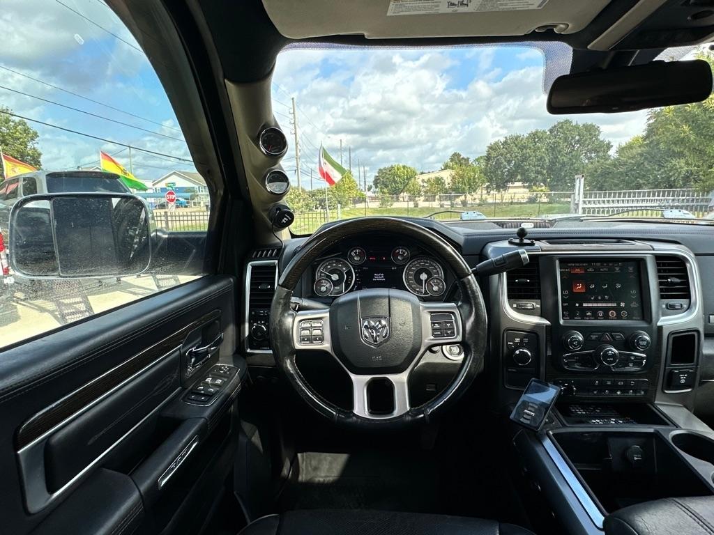 RAM 3500 Longhorn Mega Cab 4WD 2015