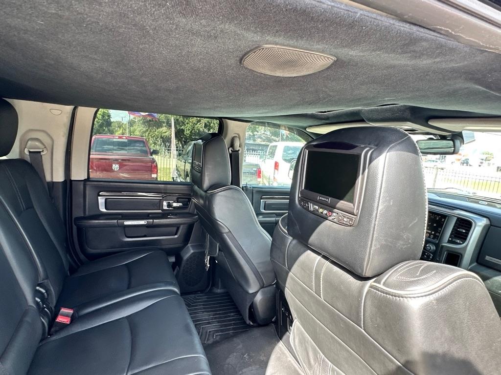 RAM 3500 Longhorn Mega Cab 4WD 2015