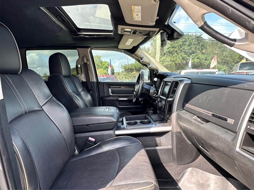 RAM 3500 Longhorn Mega Cab 4WD 2015