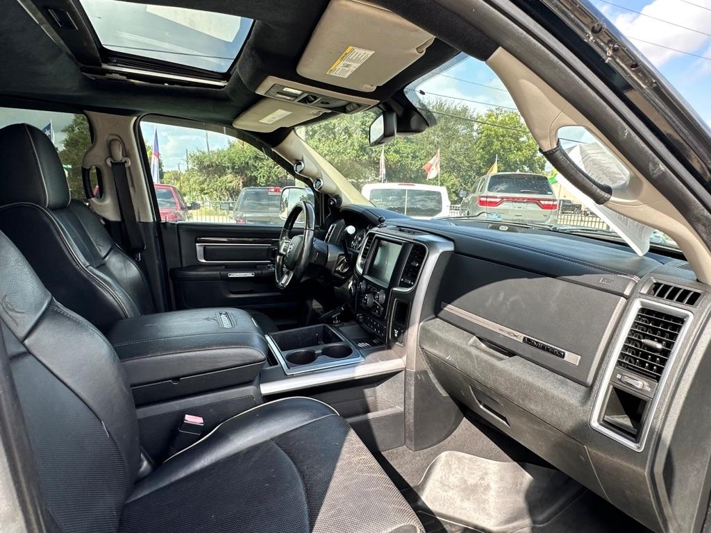 RAM 3500 Longhorn Mega Cab 4WD 2015