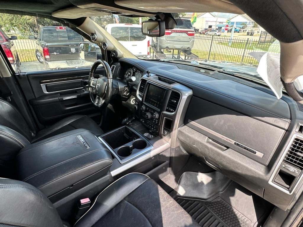 RAM 3500 Longhorn Mega Cab 4WD 2015
