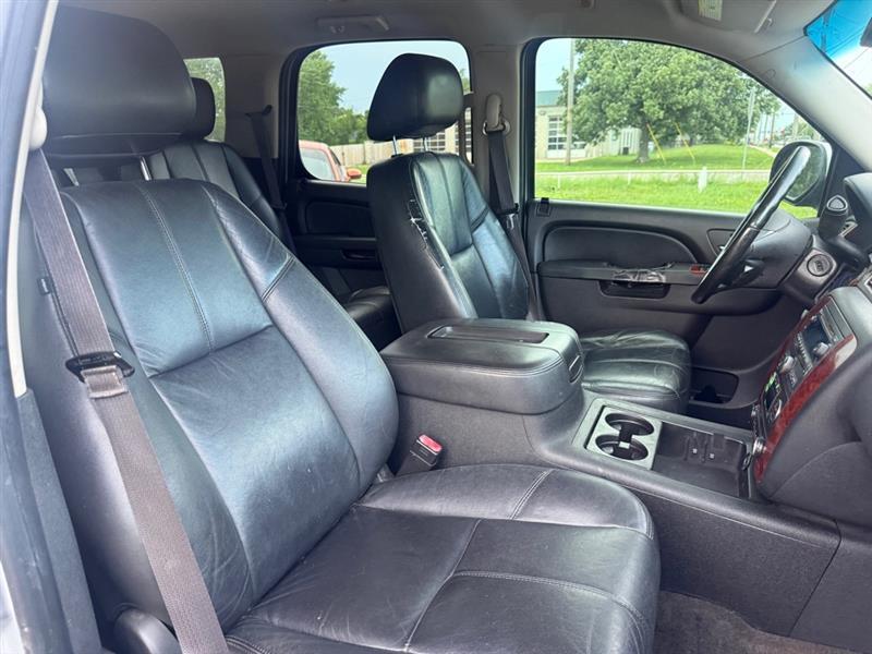 2013 Chevrolet Tahoe LT - Photo 18