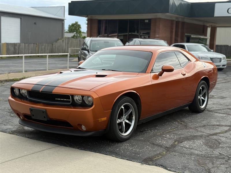2011 Dodge Challenger SE's photo