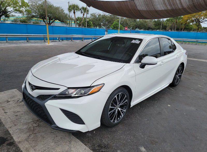 2020 Toyota Camry SE