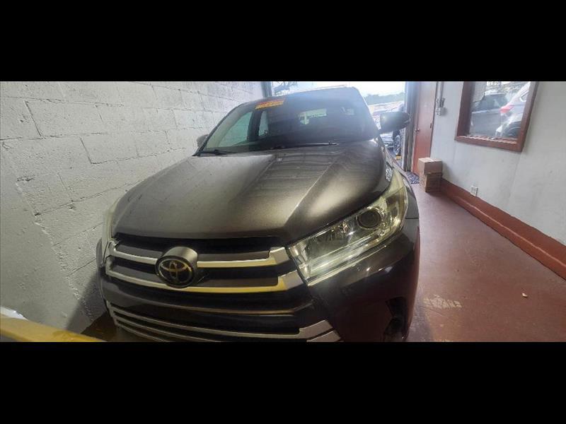 2019 Toyota Highlander LE FWD I4