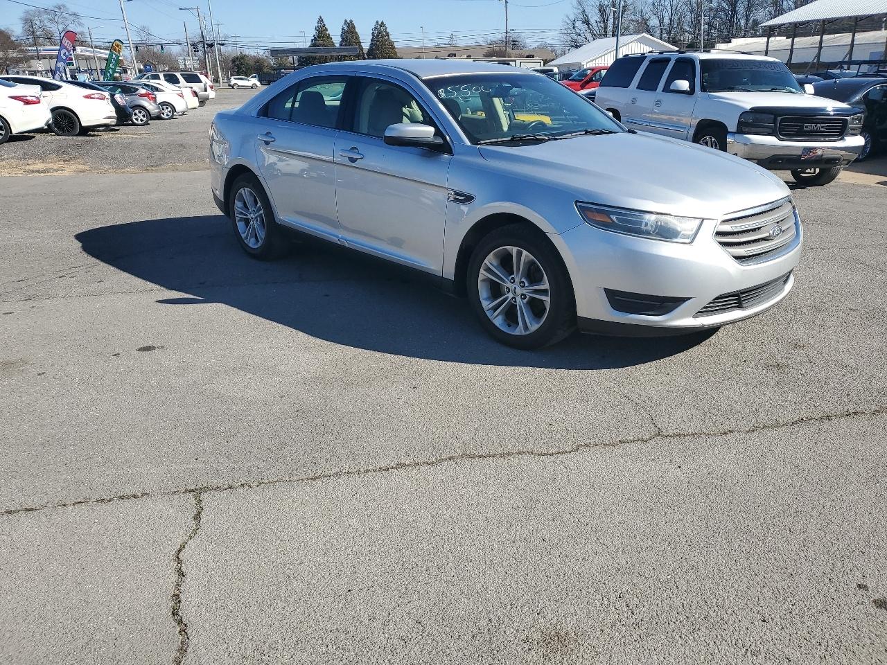 Ford Taurus SEL FWD 2018