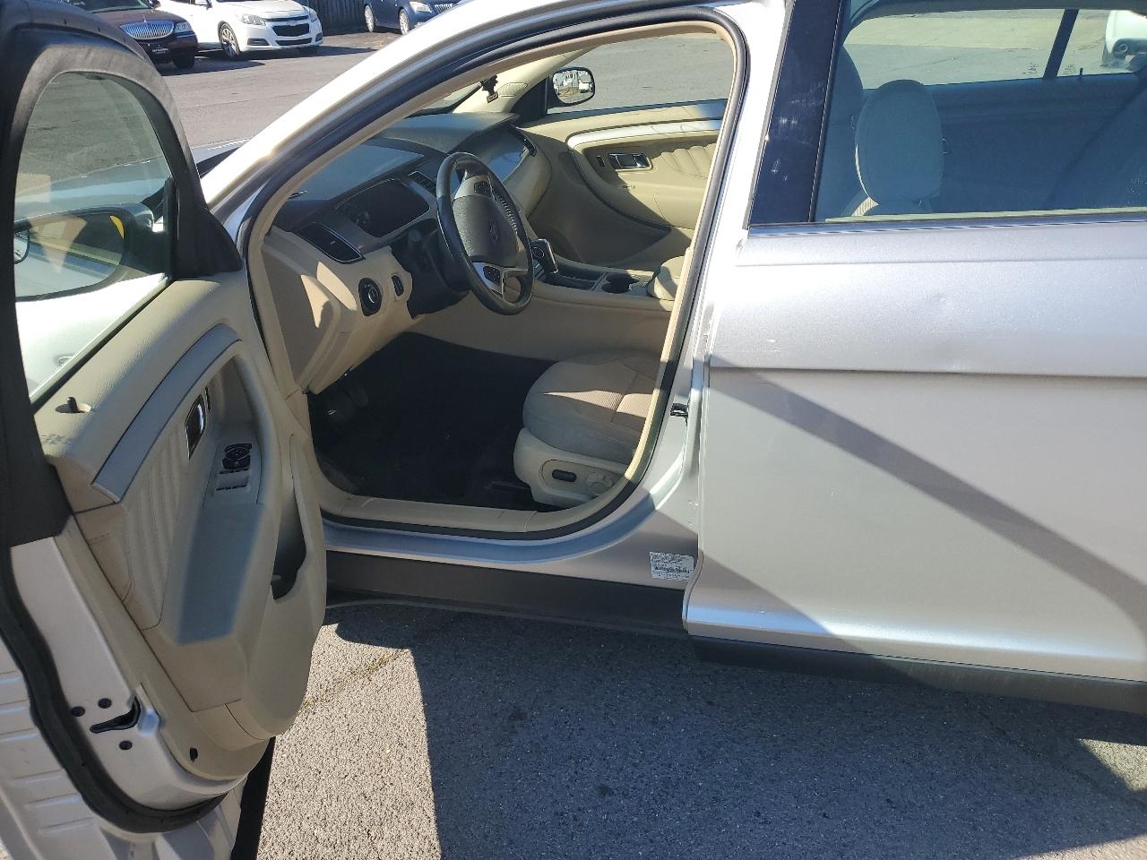 Ford Taurus SEL FWD 2018