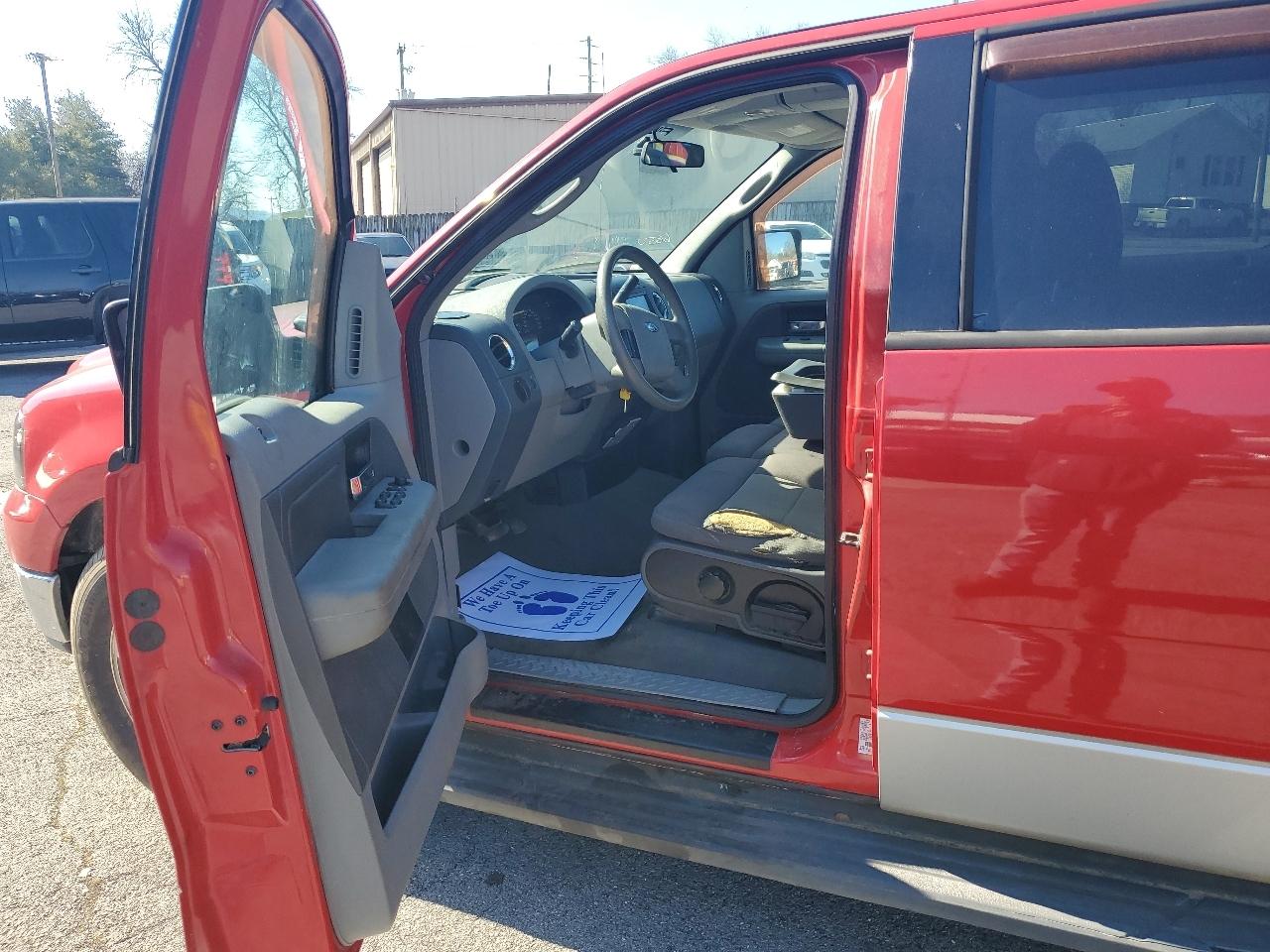 Ford F-150 Lariat SuperCrew 2WD 2004