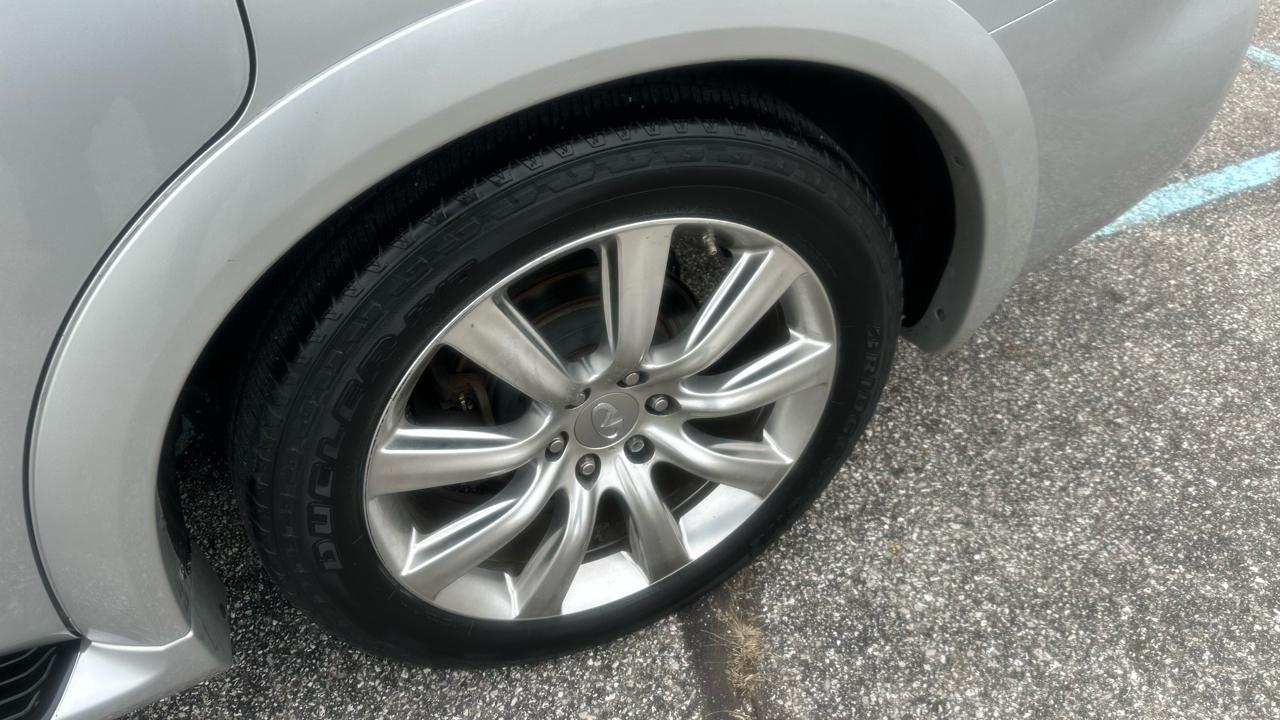 Infiniti QX56 4WD 2012