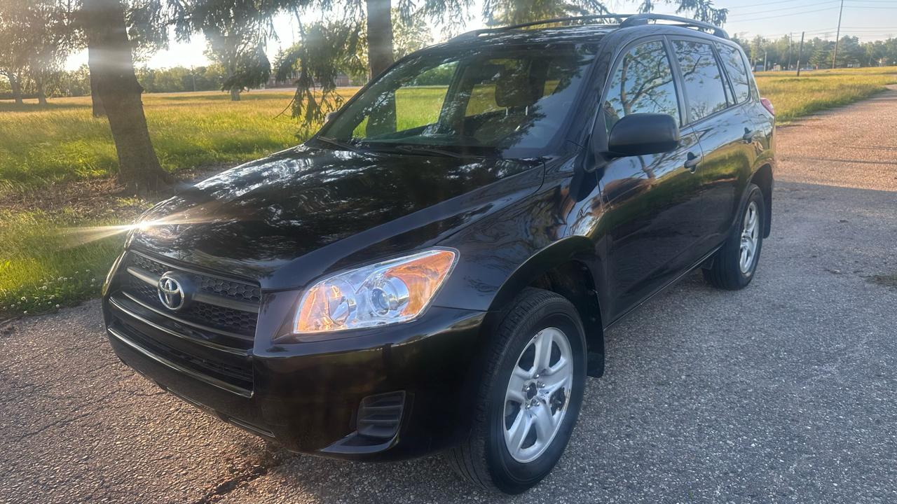 Toyota RAV4 Base I4 4WD 2011