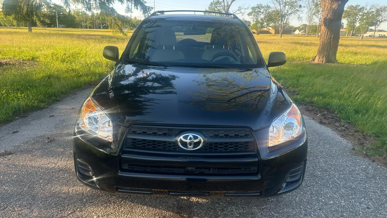 Toyota RAV4 Base I4 4WD 2011