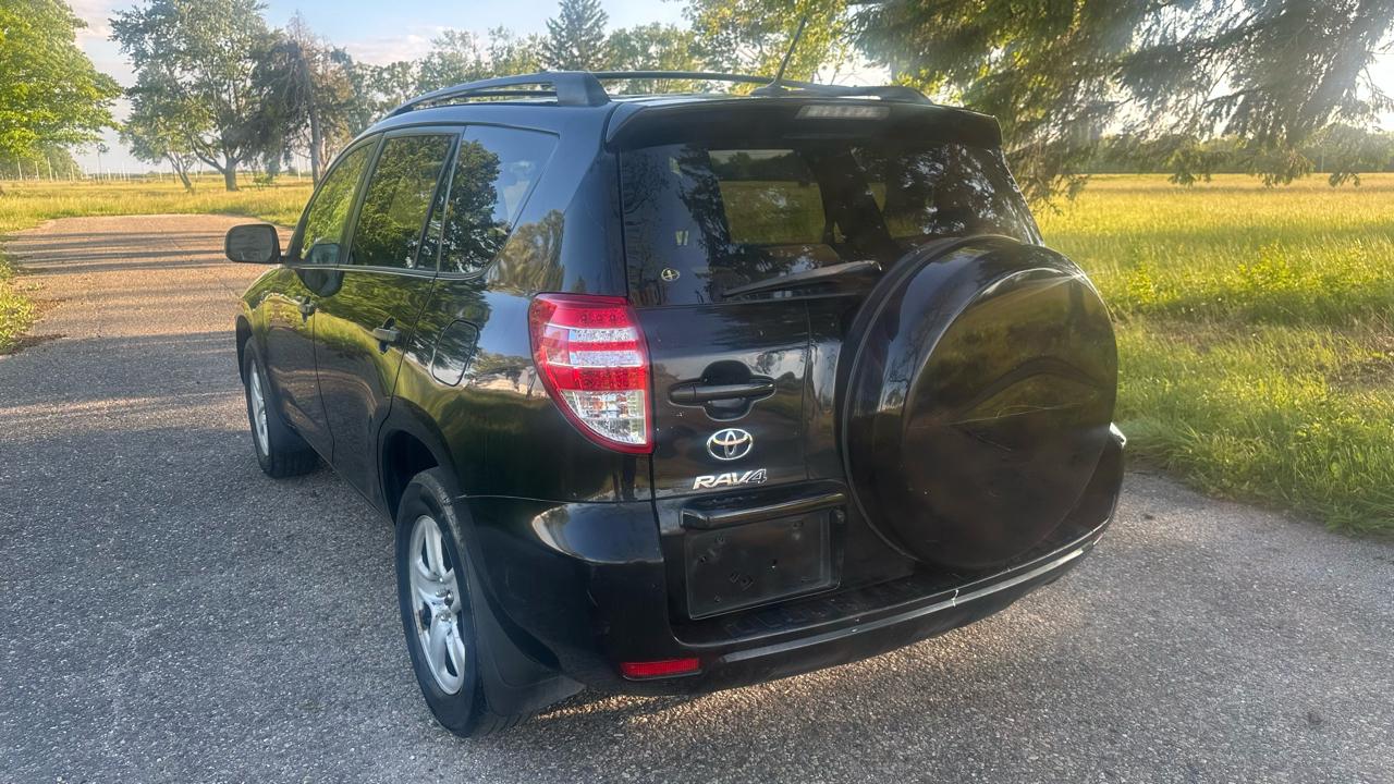 Toyota RAV4 Base I4 4WD 2011