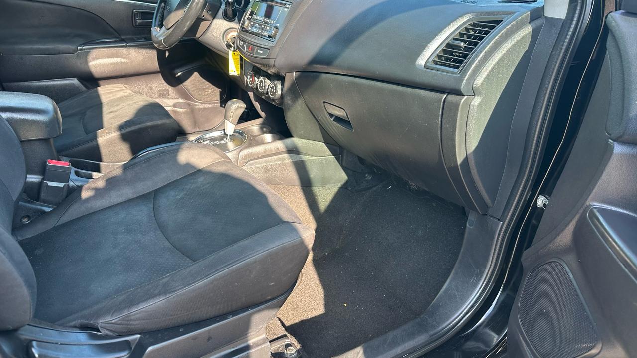 Mitsubishi Outlander Sport ES 2WD 2015