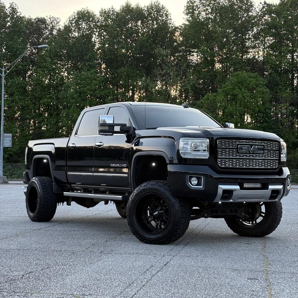 2015 GMC Sierra 3500HD Denali Crew Cab 4WD