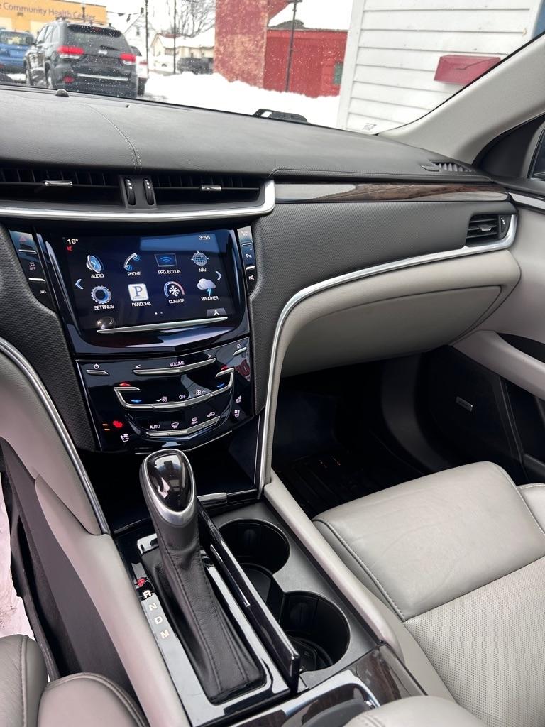 Cadillac XTS Luxury FWD 2016