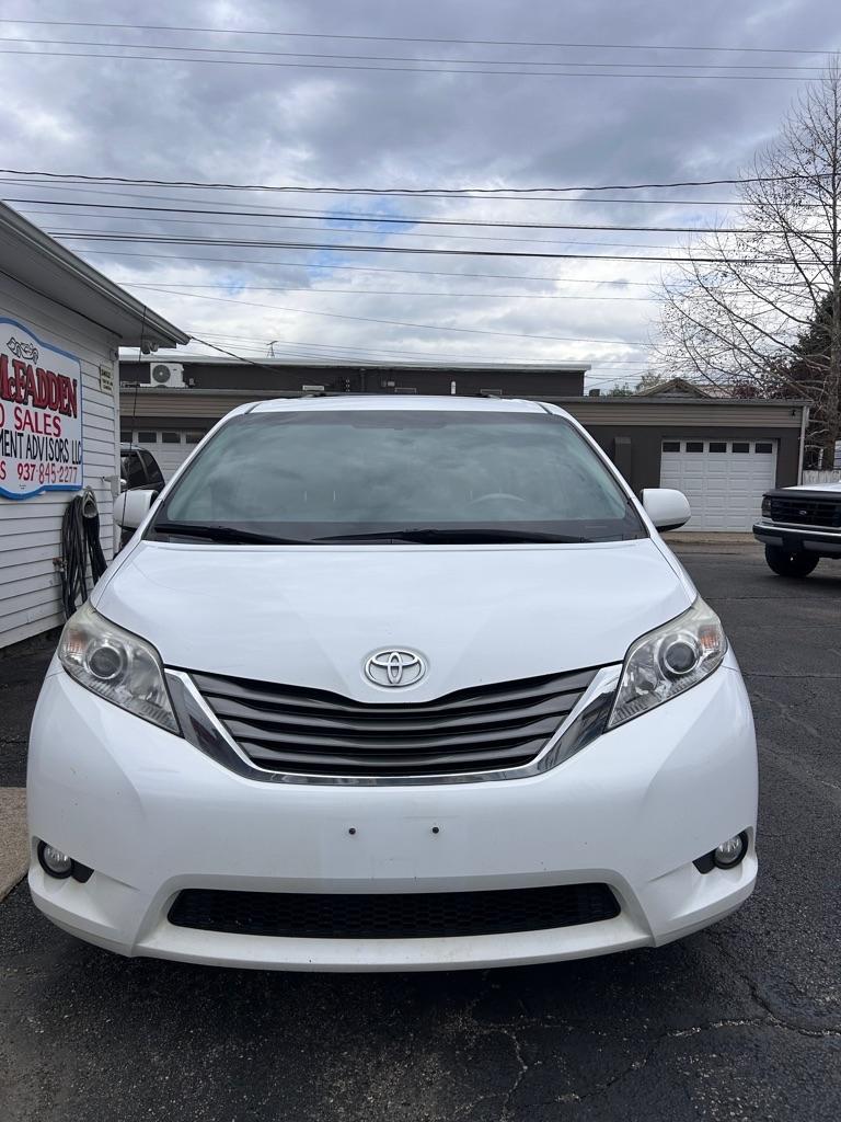 Toyota Sienna XLE FWD 8-Passenger V6 2013