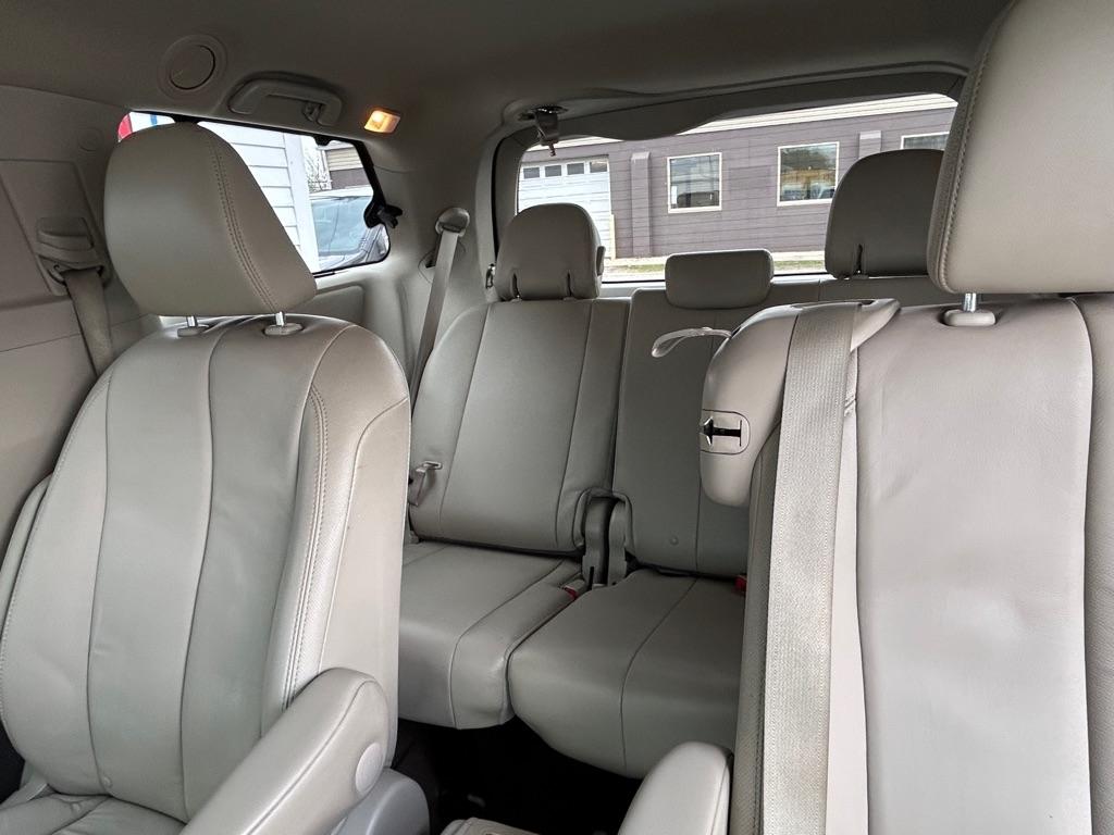 Toyota Sienna XLE FWD 8-Passenger V6 2013