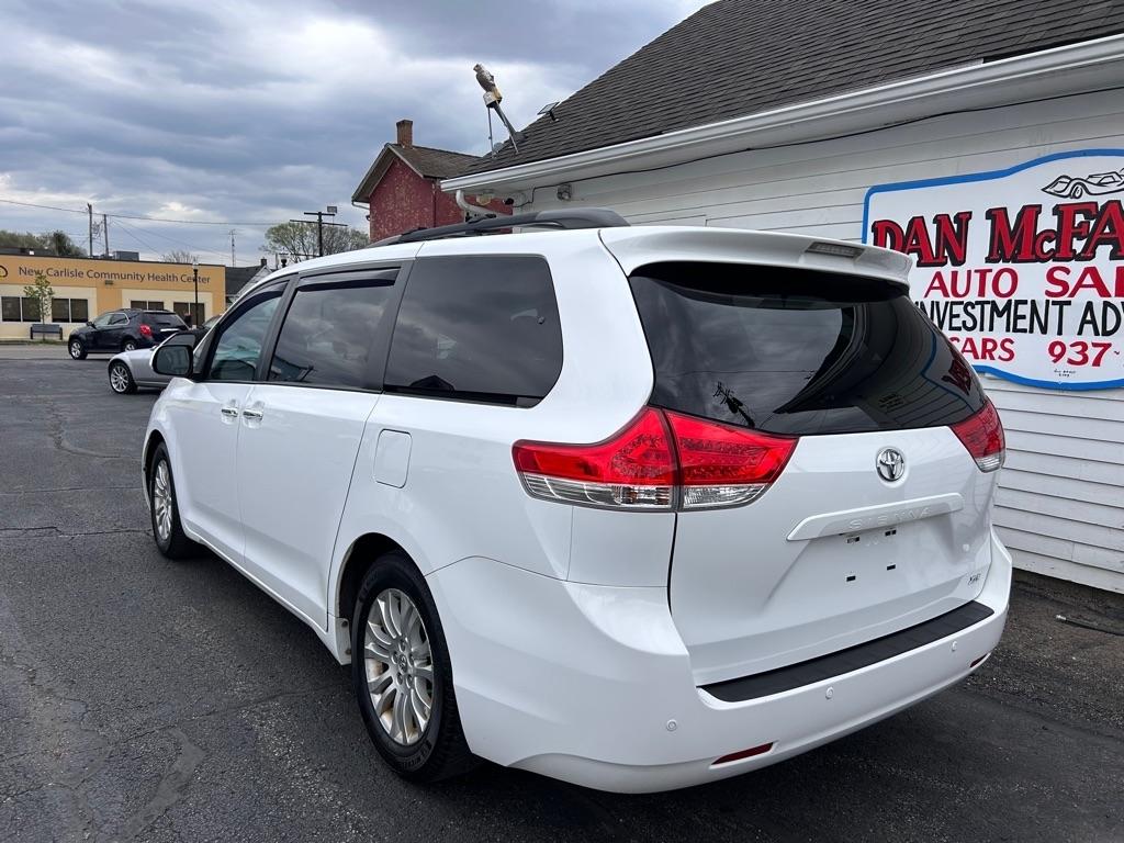 Toyota Sienna XLE FWD 8-Passenger V6 2013