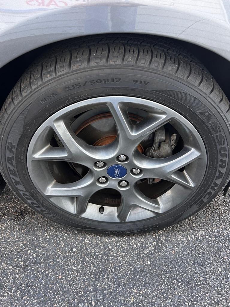 Ford Focus SE Sedan 2013